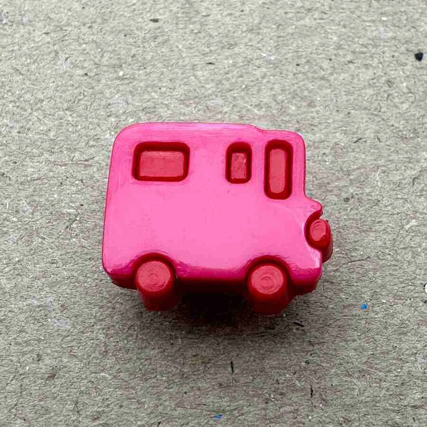 16mm Cartoon Bus Shank Button