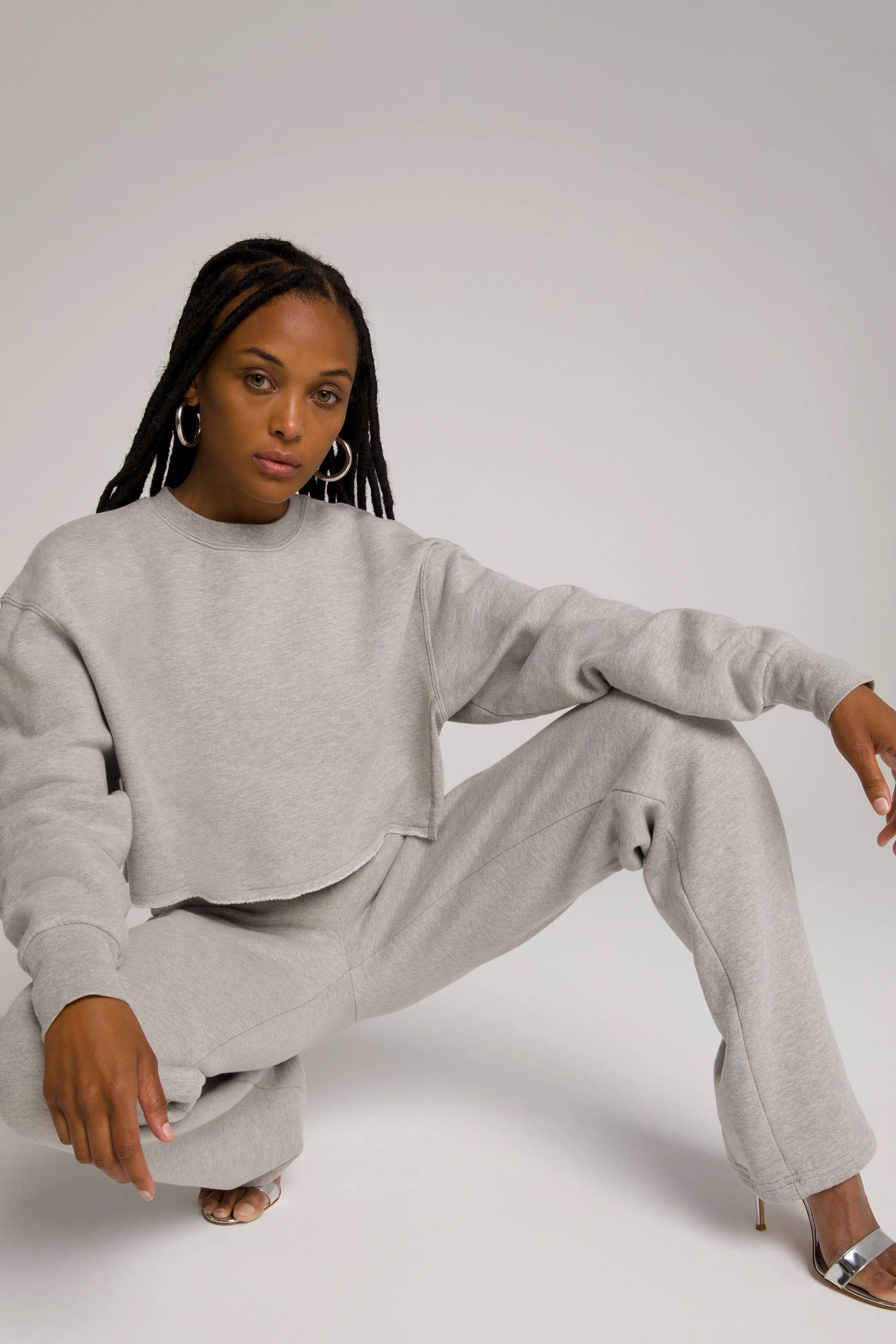 CROPPED & COOL SWEATSHIRT | HEATHER GREY001