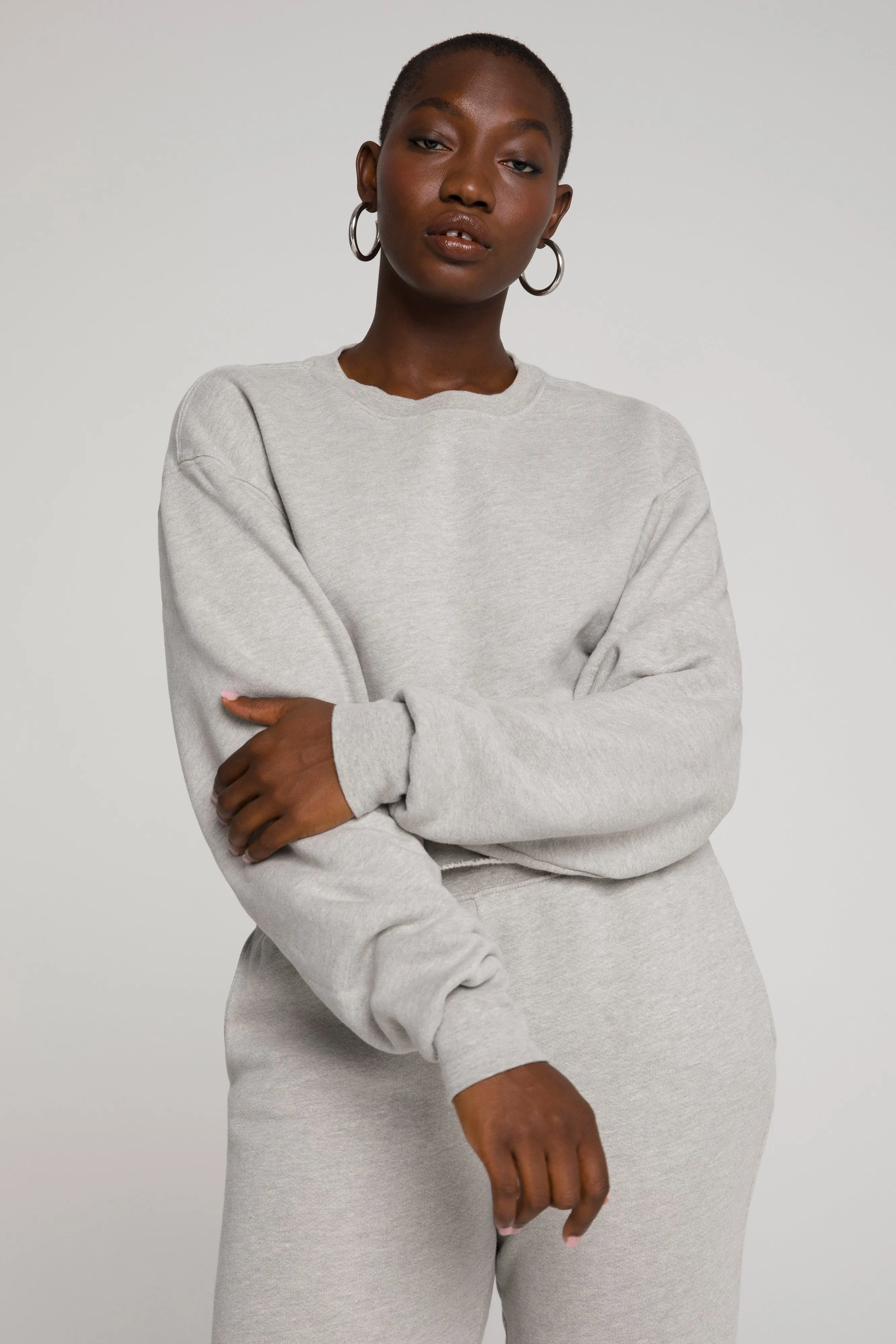 CROPPED & COOL SWEATSHIRT | HEATHER GREY001