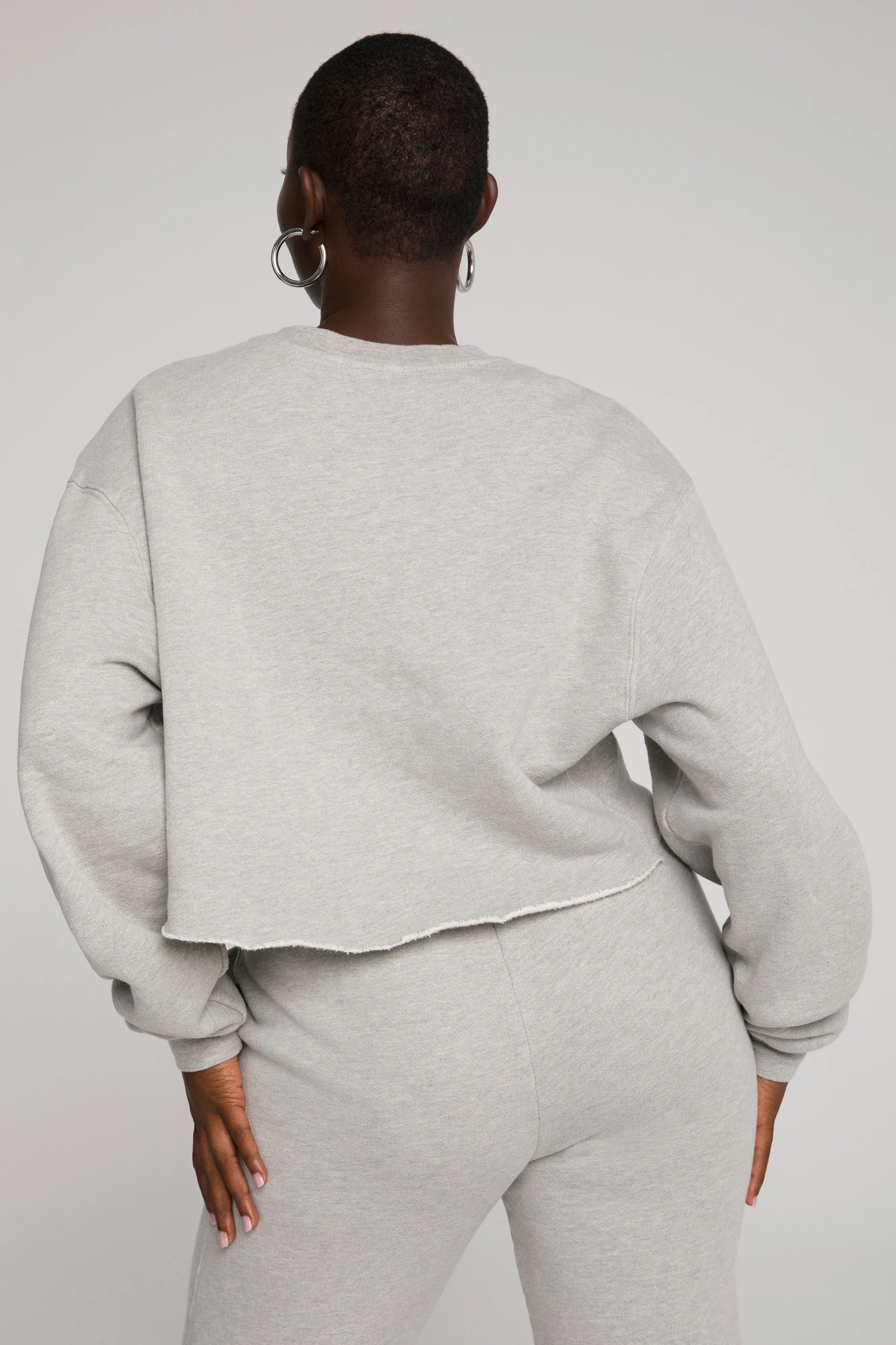 CROPPED & COOL SWEATSHIRT | HEATHER GREY001