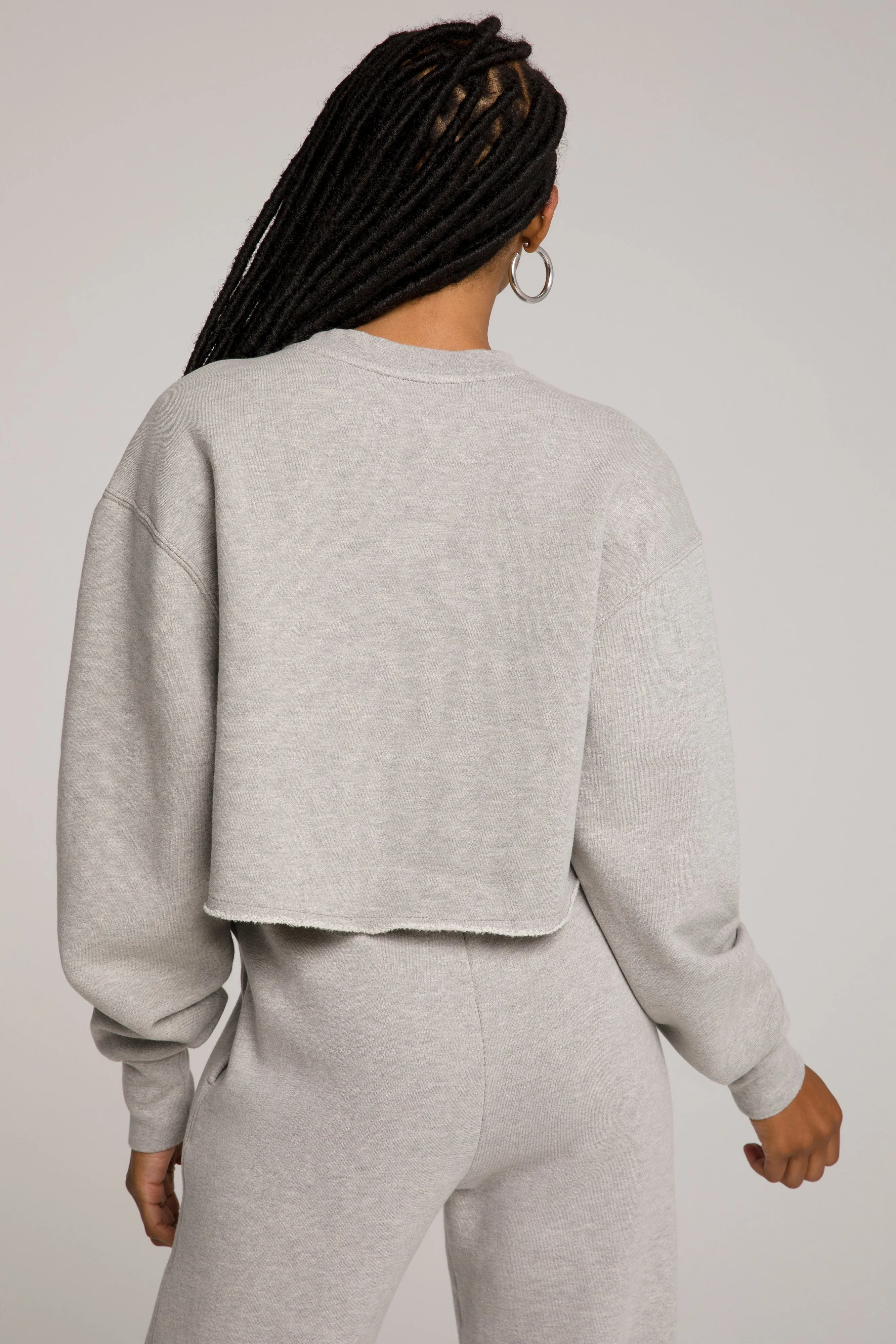 CROPPED & COOL SWEATSHIRT | HEATHER GREY001