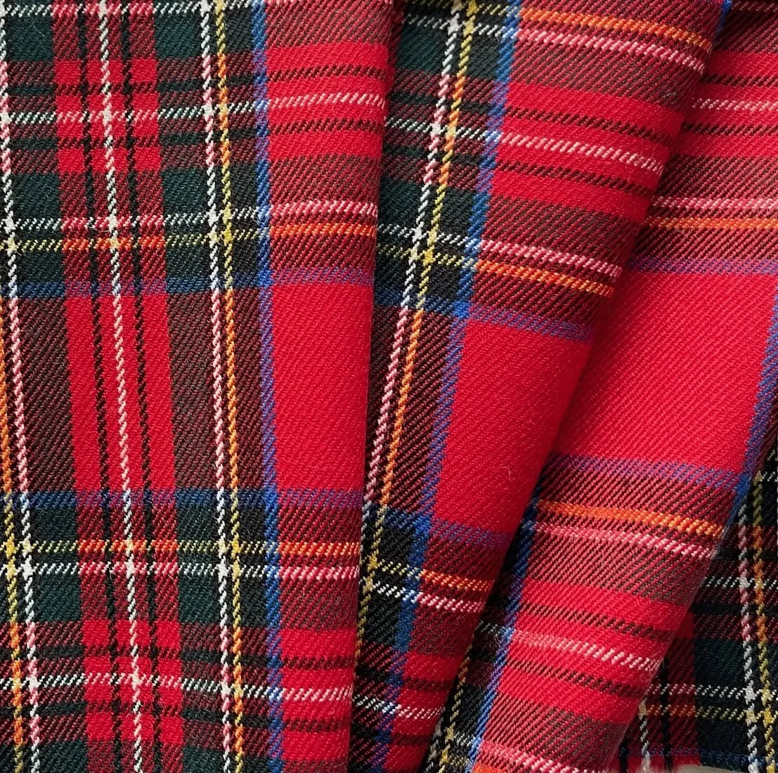 Mid-Weight Selvedged Royal Stewart Virgin Wool Tartan Plaid (Made in Italy)